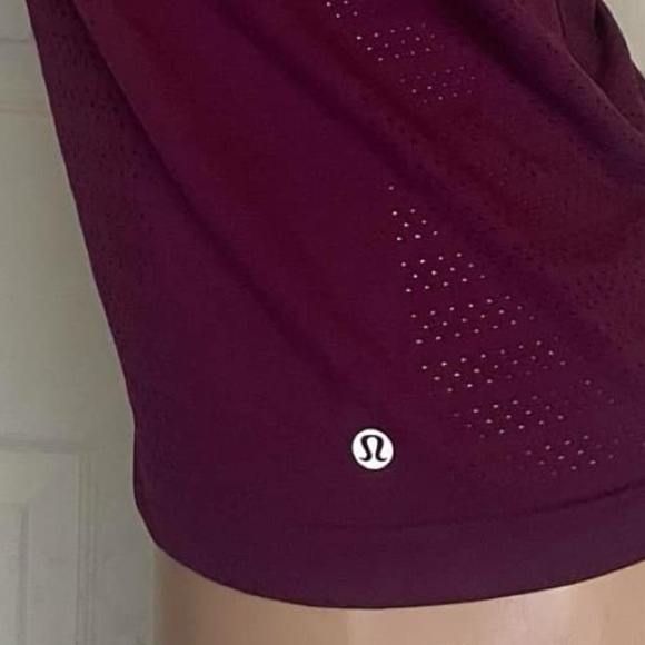 Lululemon athletic T-shirt - Picture 4 of 4